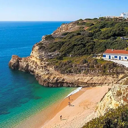 Sleeps 4 Air Con Wifi Villa