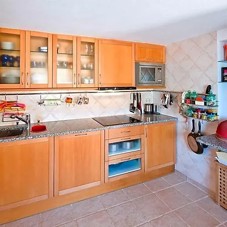 Sleeps 4 Air Con Wifi Villa *