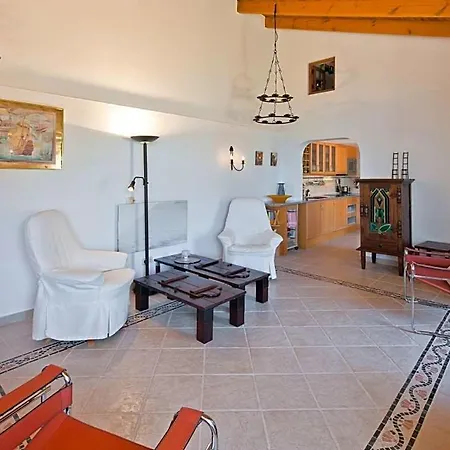 Sleeps 4 Air Con Wifi Villa *